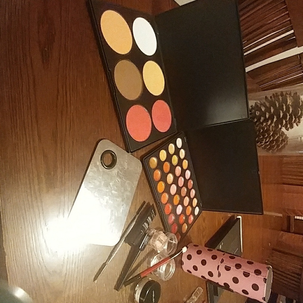 Hudge makeup bundle